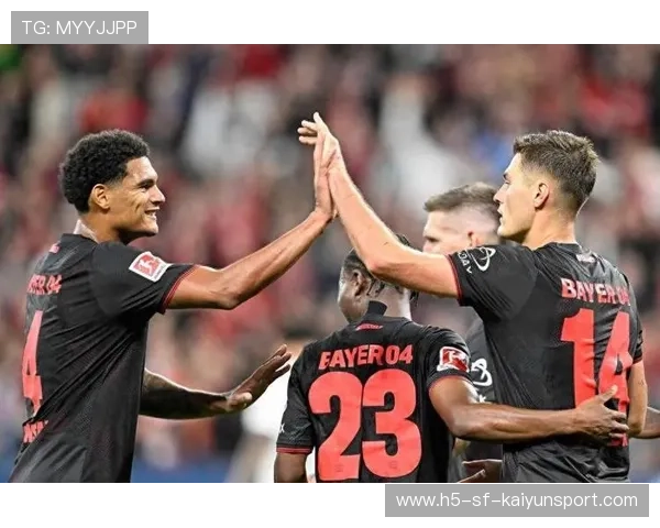 法鹰门将离谱“目送”失球，格里马尔多两球助药厂首胜